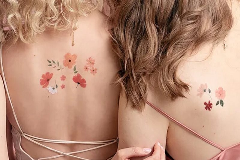 Tatuaże kwiaty panieński