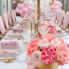 Przyjęcie w różowych kolorach? 

Jesteśmy zdecydowanie na TAK! 
#pinkdrink 💗
.
.
.
Repost @themaevent 

#pinkparty #pinkpartydecor #inspiration #party #decoration